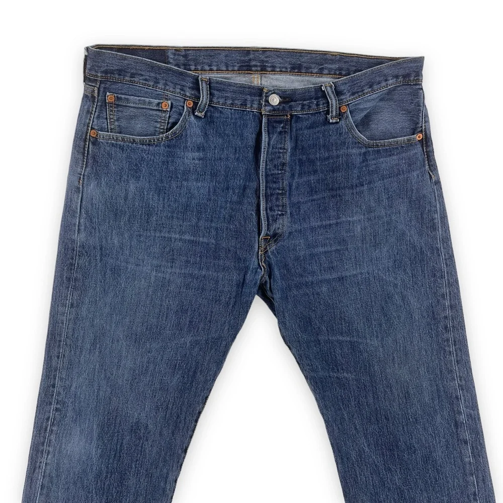 Levi’s 501 Mens Jeans Straight Leg Buttonfly Blue 6 Button size 40 10337